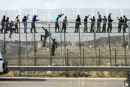 Más de 400 inmigrantes entran en Melilla